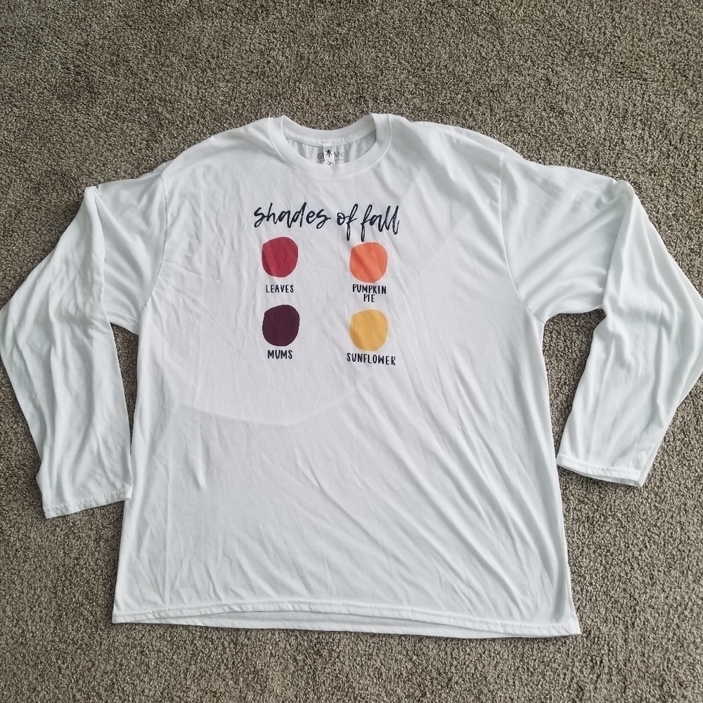 Ty Alexander's white long sleeve graphic fall t-sh